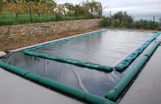 Cover coperture invernali - telo impermeabile per piscina | Favaretti Group