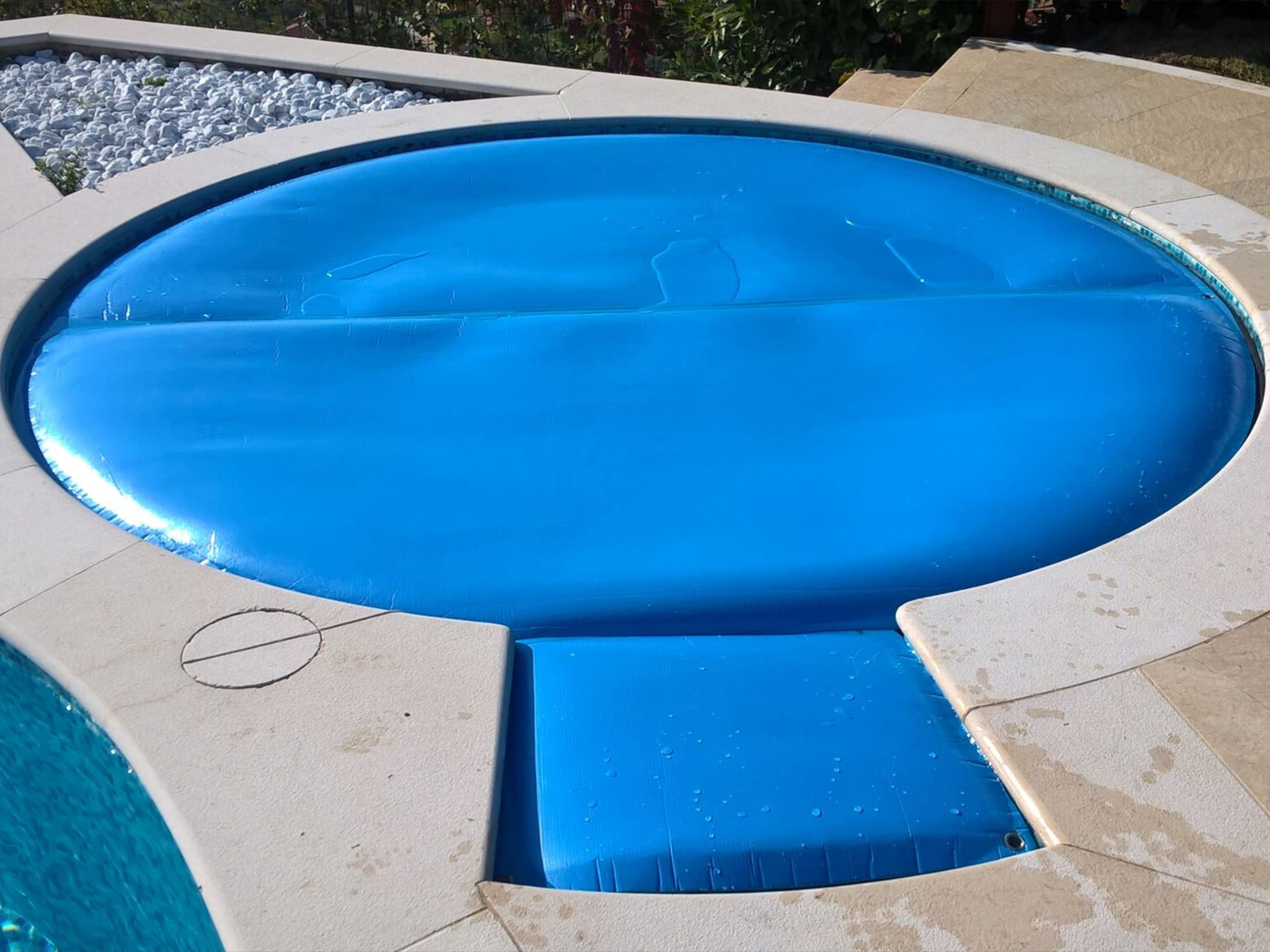 Copertura a schiuma per piscina interrata | Favaretti Group