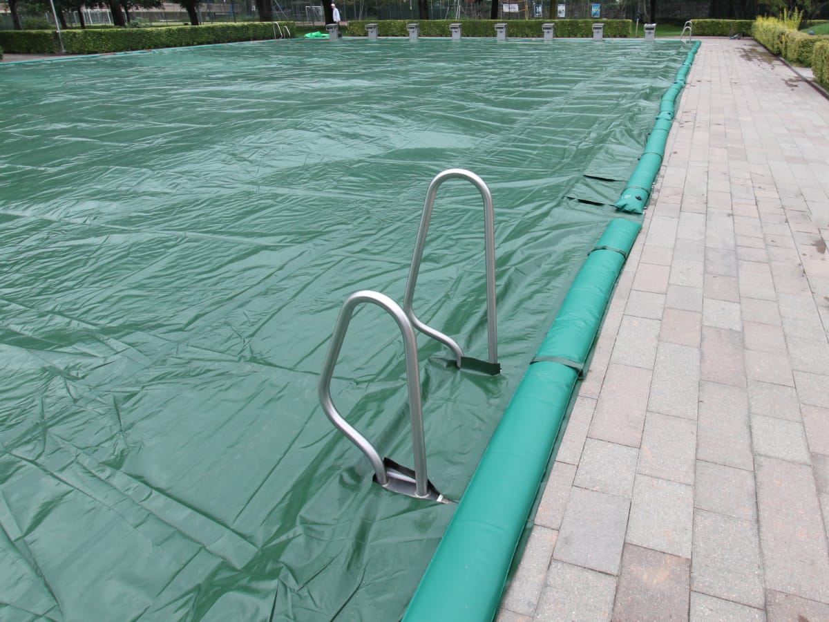 Coperture impermeabili piscine per l’inverno | Favaretti Group