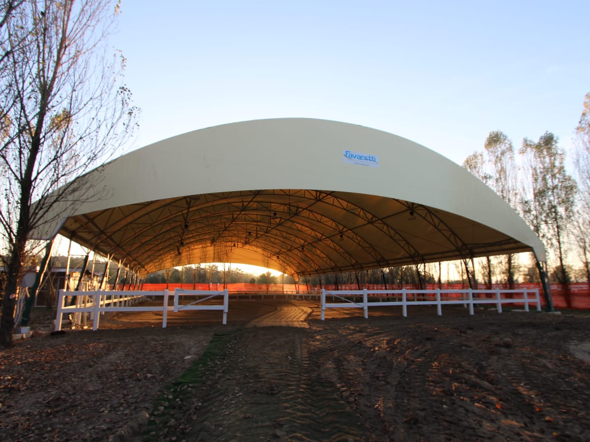 Tensostrutture per maneggi | Favaretti Group